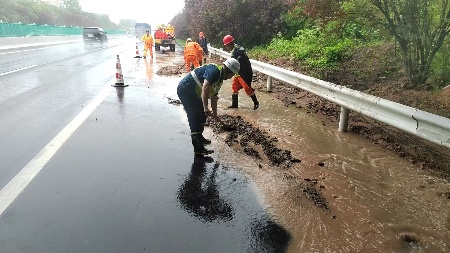 排查搶險2.jpg